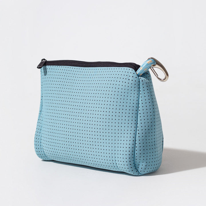 ESSENTIAL POUCH SKY BLUE