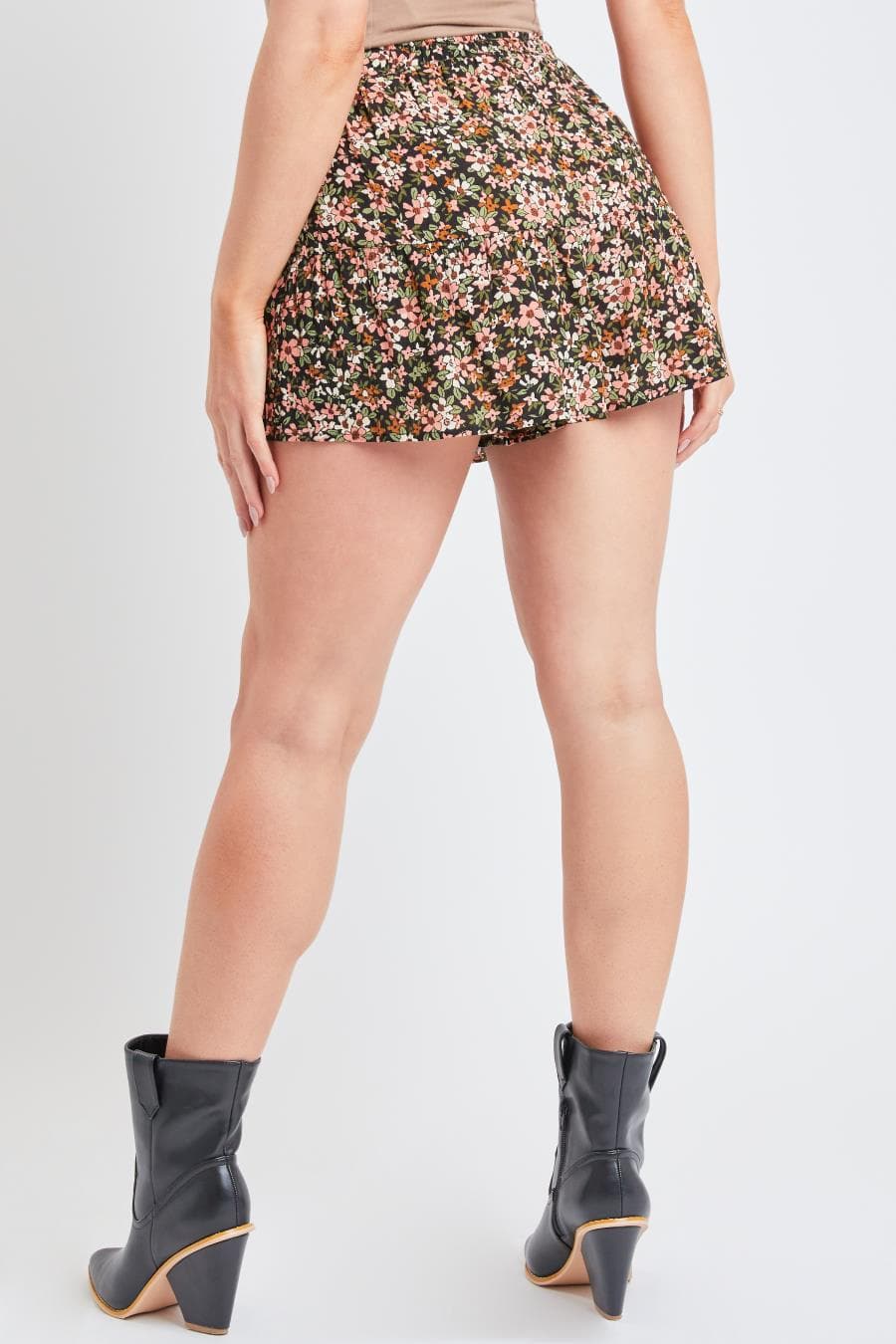 Women's Flounce Tier Shorts With Tassel Drawstring