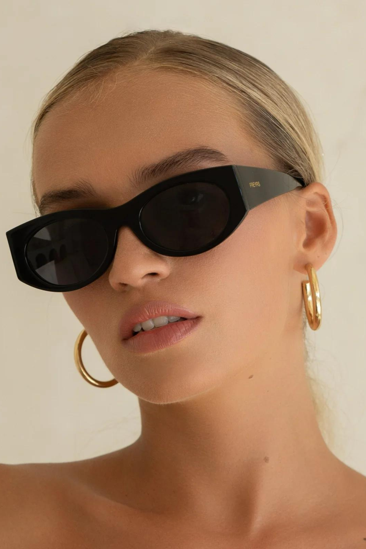 FREYRS Layla Acetate Oval Sunglasses Black