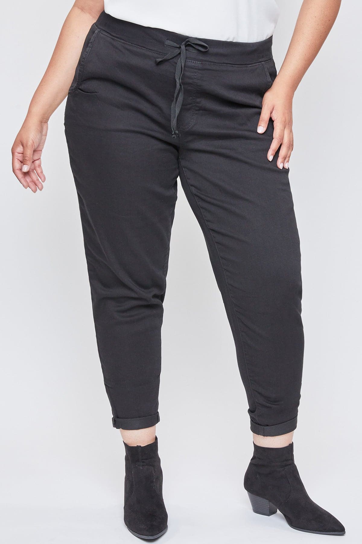 Women's Plus Size Mid Rise Cuffed Jogger Pants