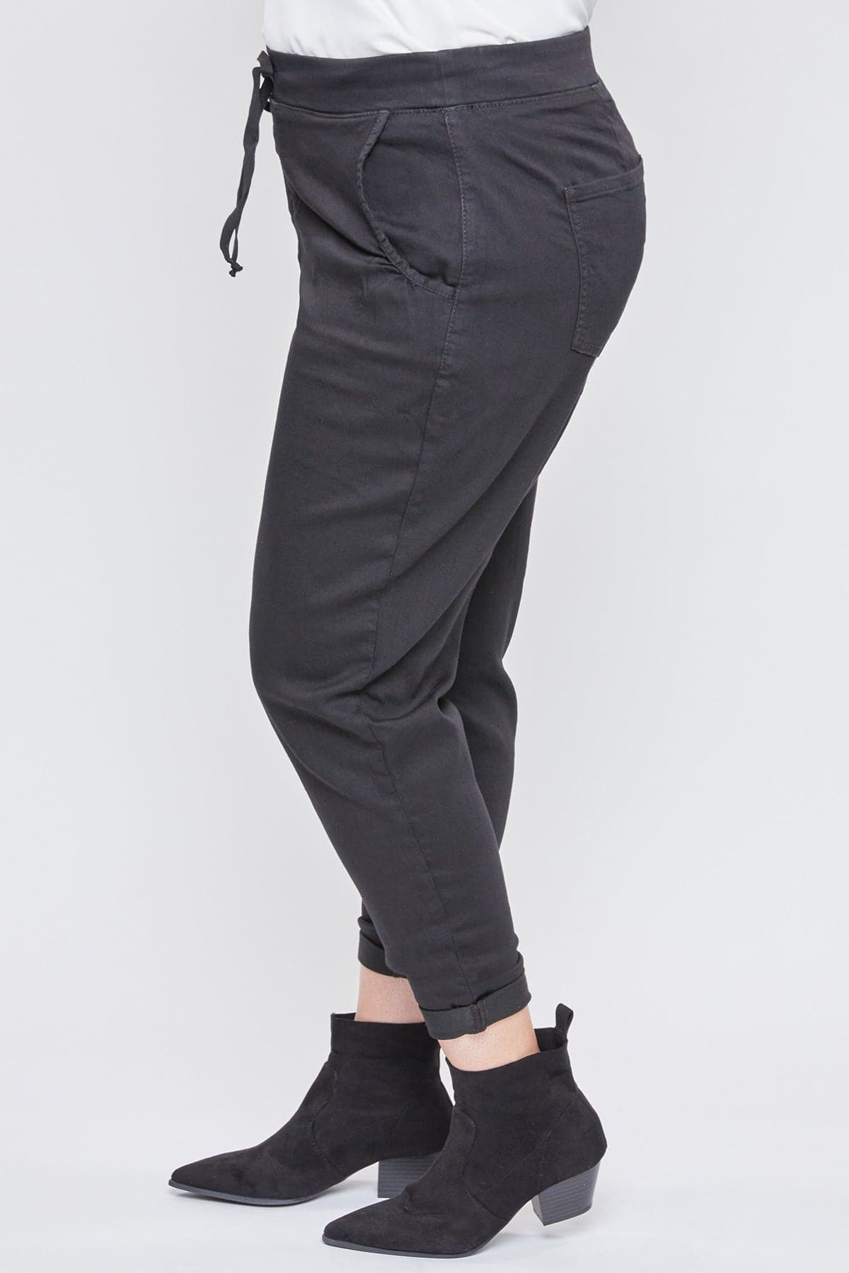 Women's Plus Size Mid Rise Cuffed Jogger Pants