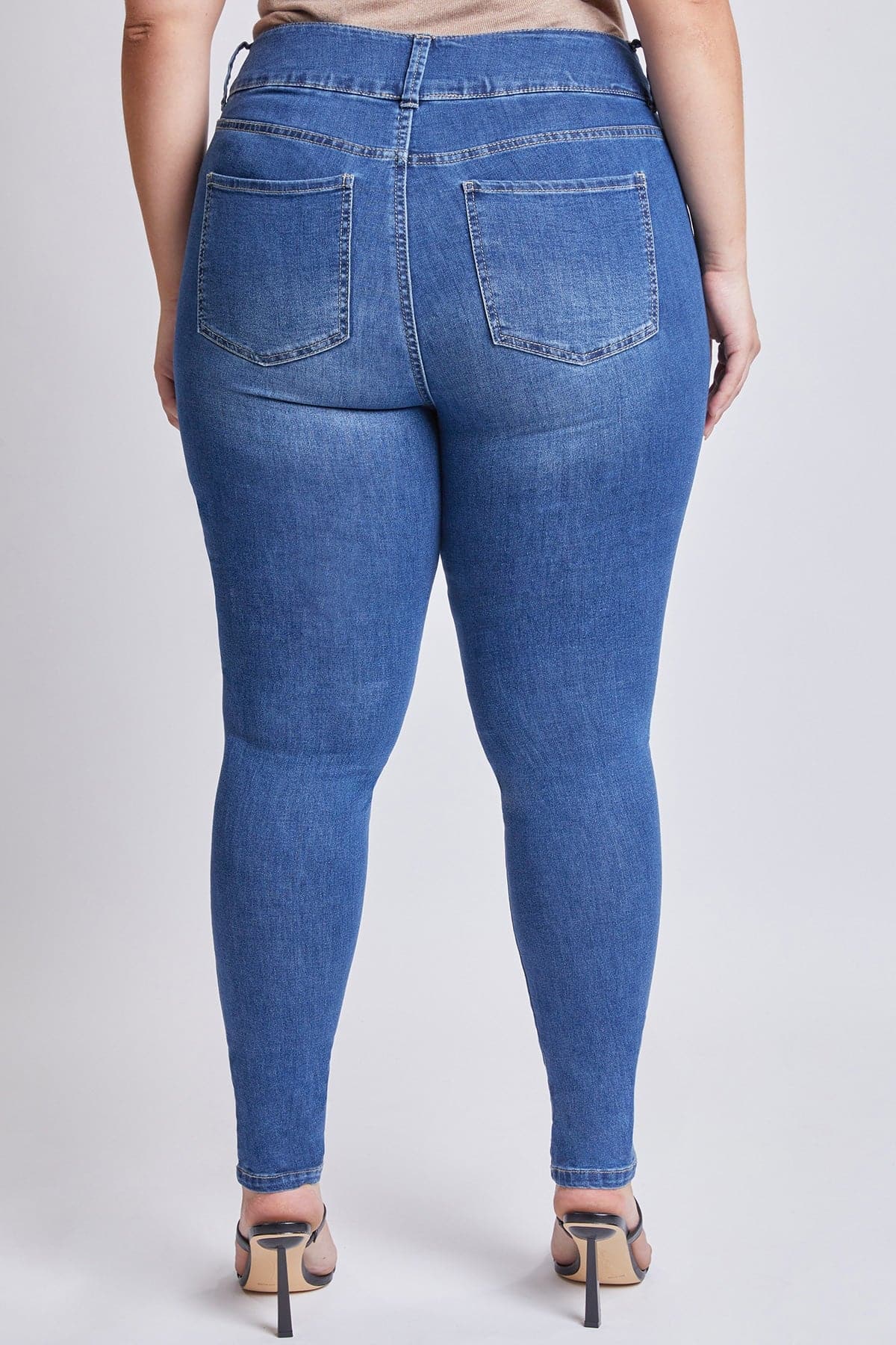 Women's Plus Size Essential Skinny Jeans