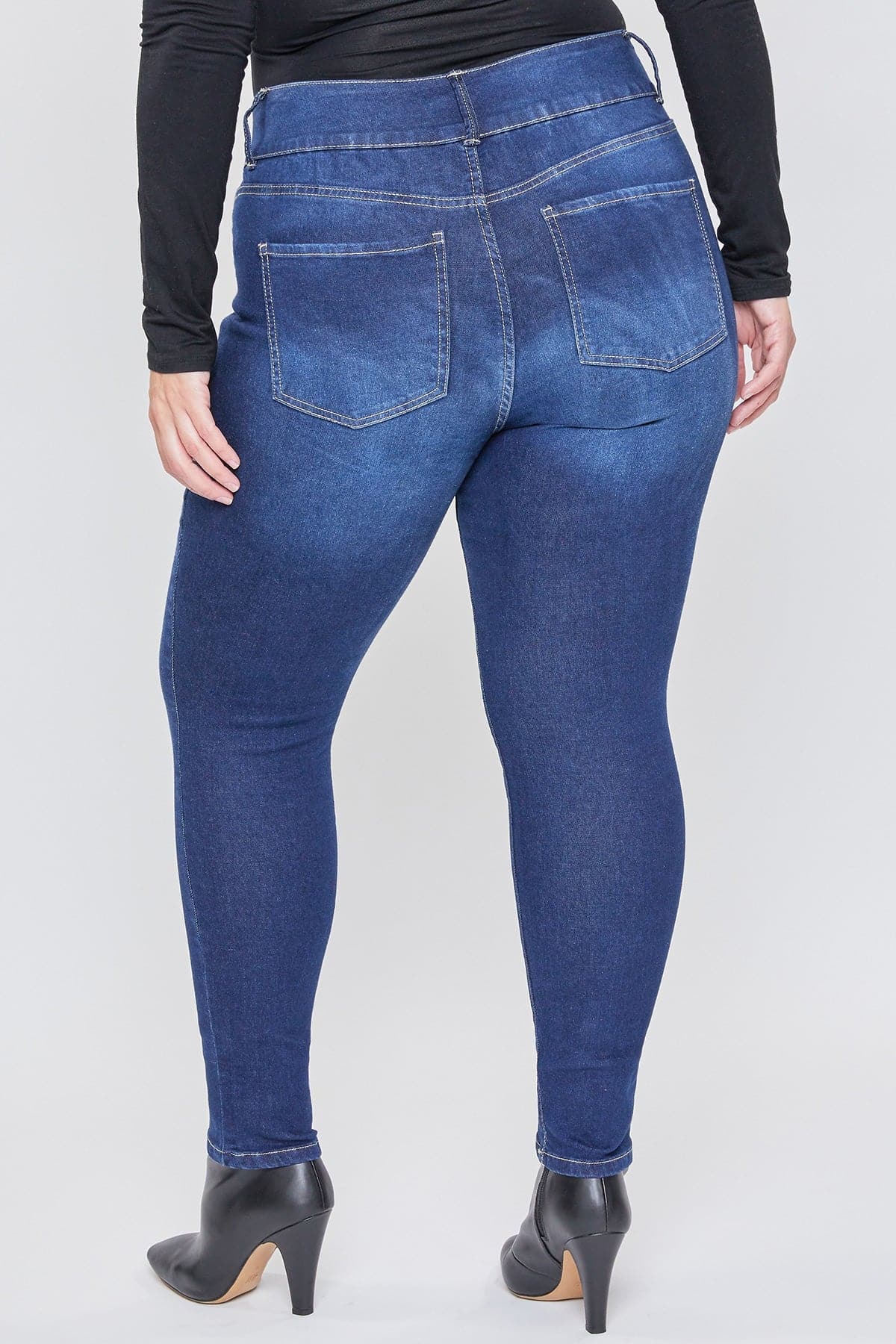 Women's Plus Size Essential Skinny Jeans