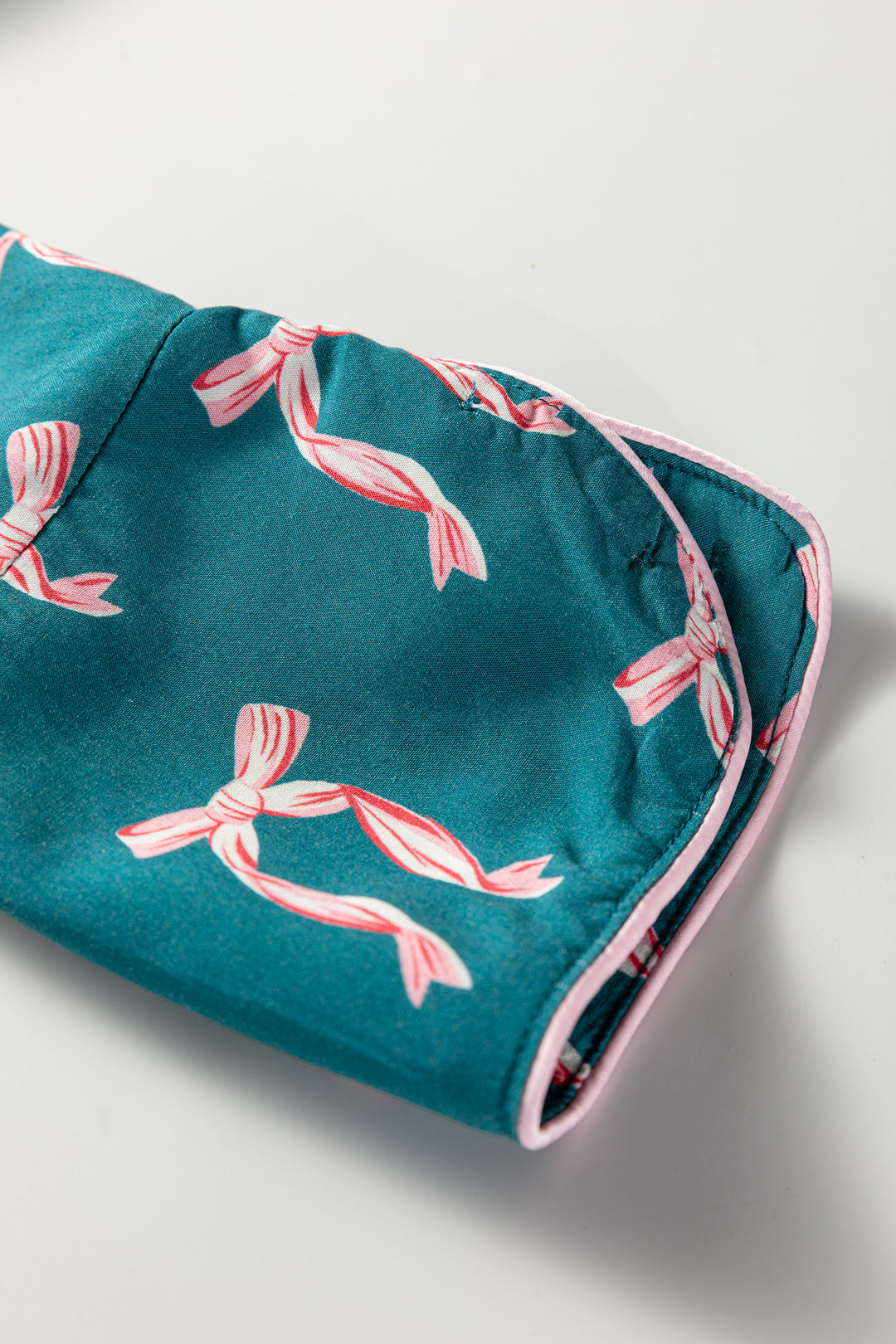 Green Ribbon Bow Print Silky Long Sleeve Shirt and Shorts 2pcs Pajama Set