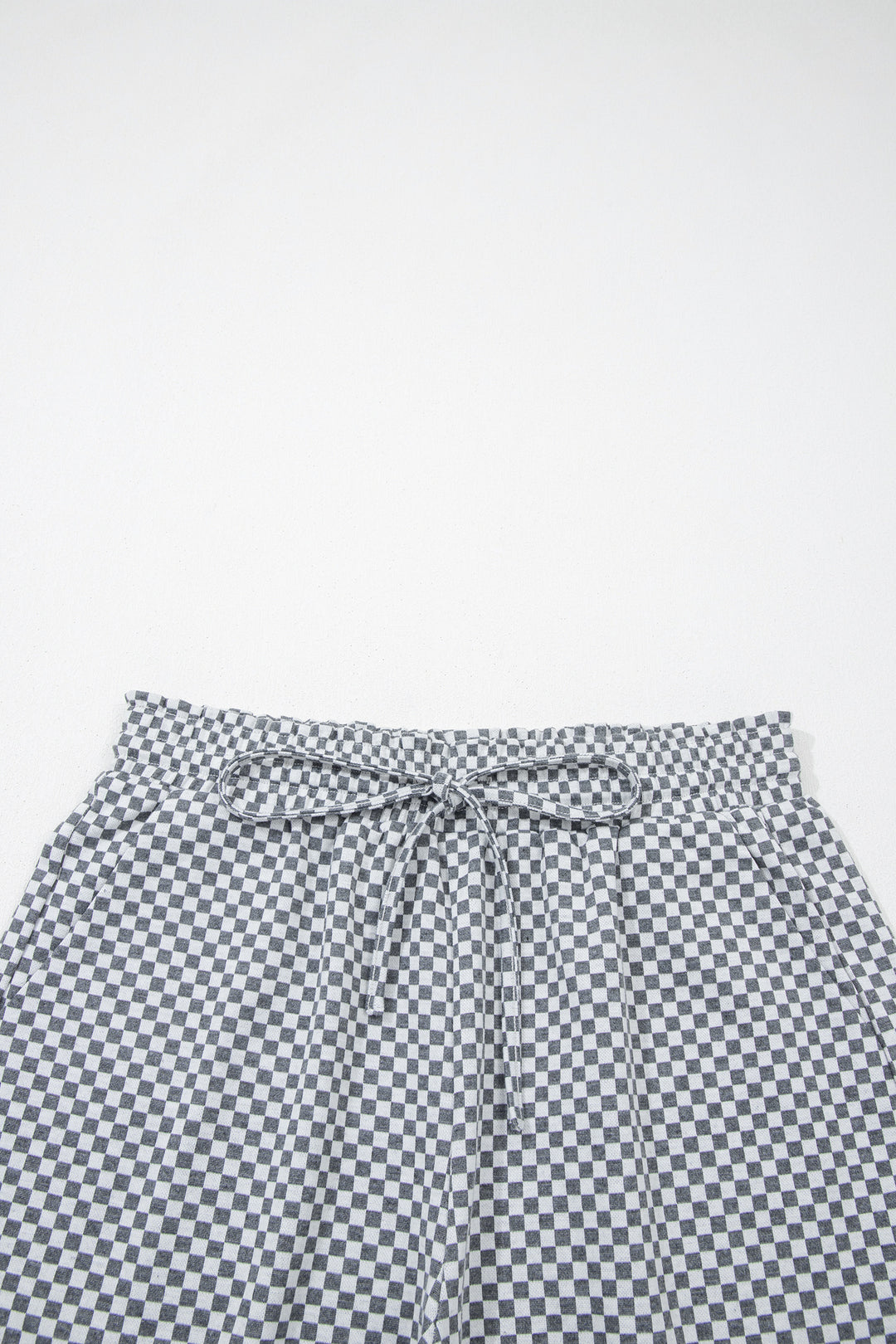 Gray Checkerboard Print Drawstring Elastic Waist Pocketed Shorts