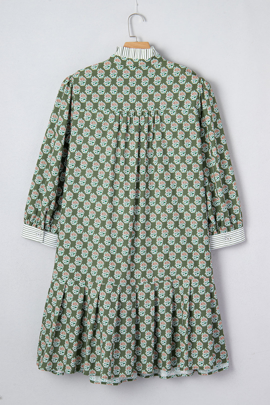 Green Contrast Striped Frilled Collar 3/4 Sleeve Plus Size Floral Dress