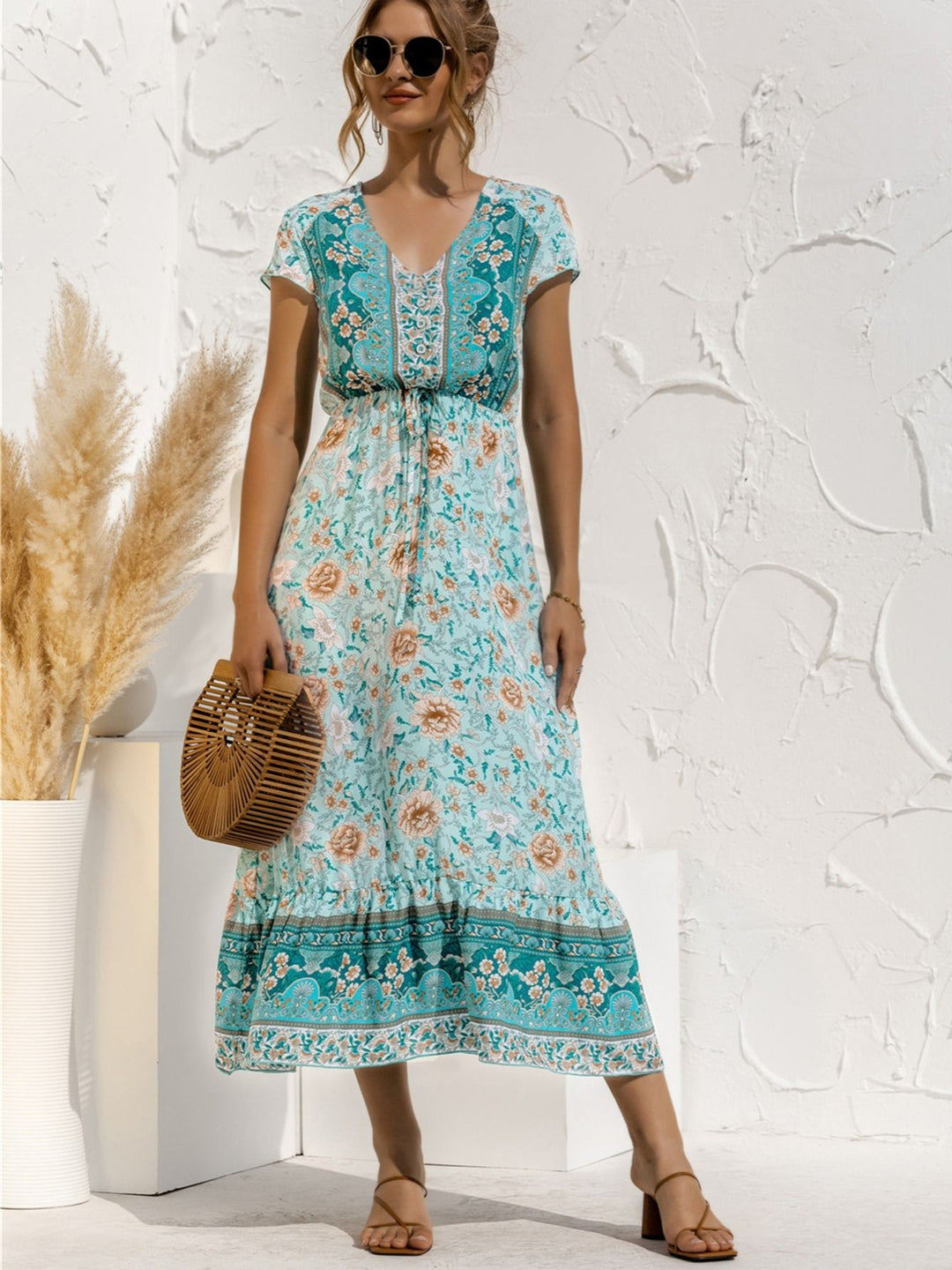 524923851