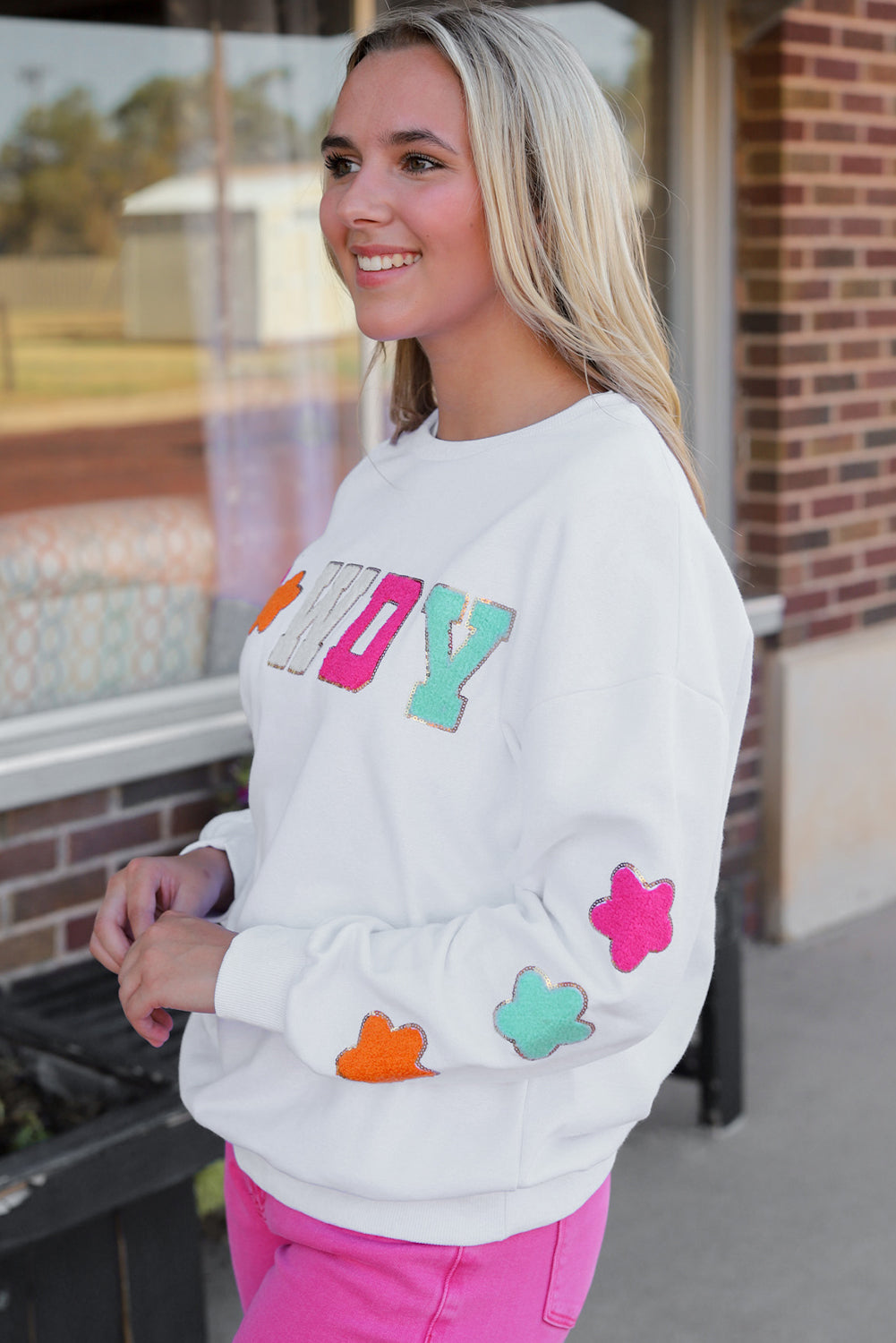 Howdy Patch Graphic Casual Sweatshirt