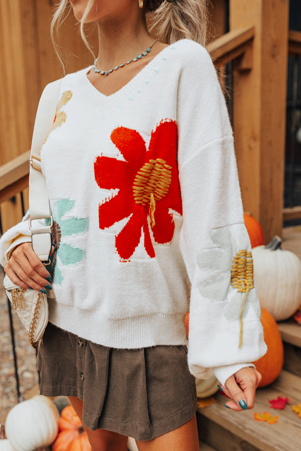 White Big Flower Pattern V Neck Drop Shoulder Sweater