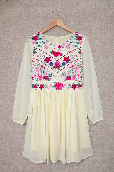 White Floral Mesh Splicing Lined Flowy Dress