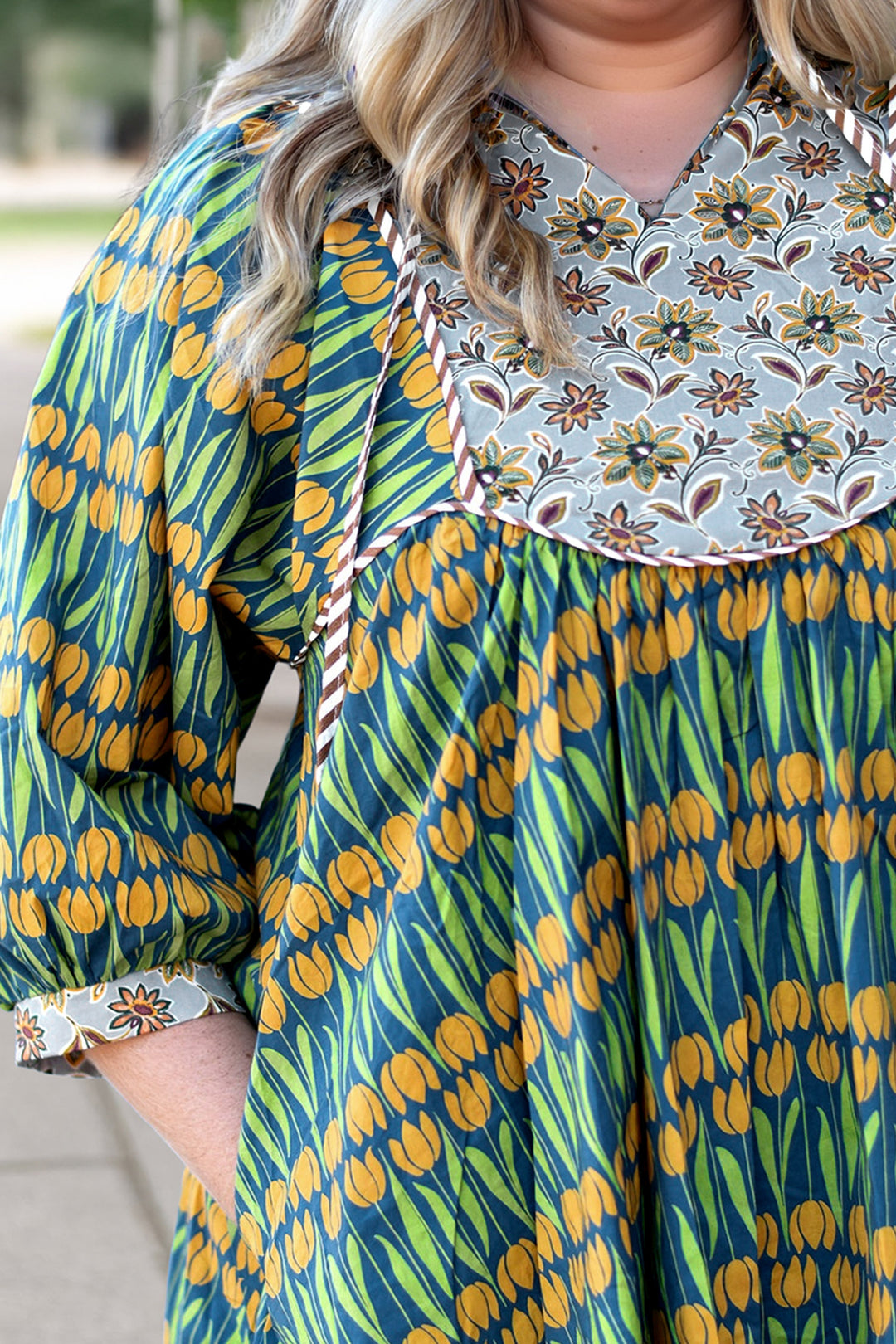 Green Plus Size Mixed Floral Print Striped Trim Loose Mini Dress