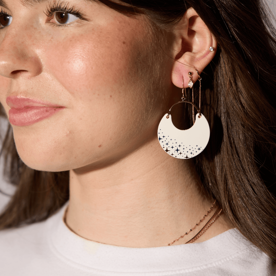 White Supernovas Sparkle Ninas